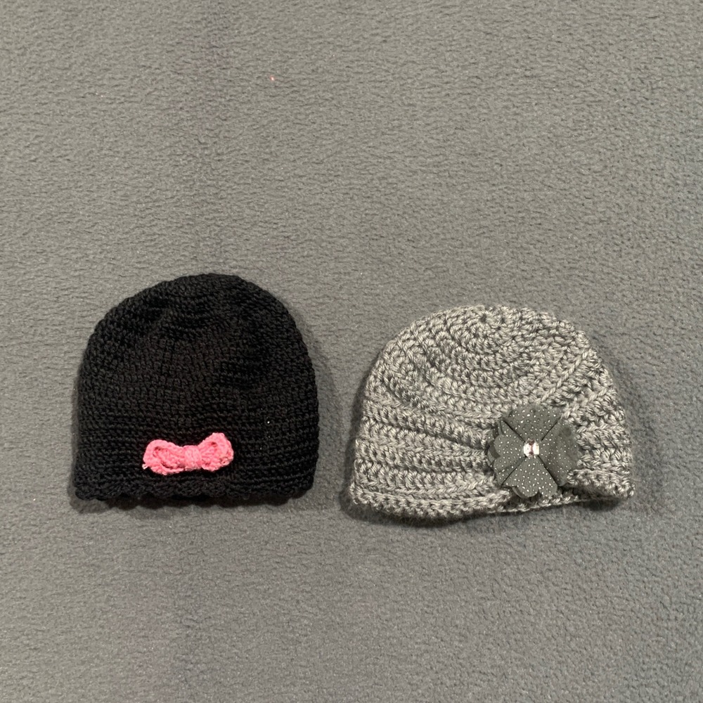 Laura Ashley Baby Girls Crochet Beanie Hat Set 2pk Black Bow Grey Flower‎ 0-6M